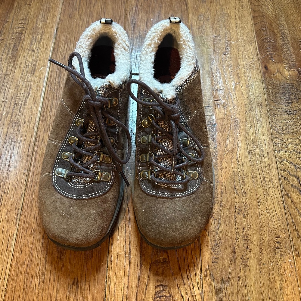 Merrell Women's 8.5 Dark Earth Brown Suede Wool Faux Fur J099937C